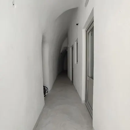 V D Apartment Fira (Santorini)